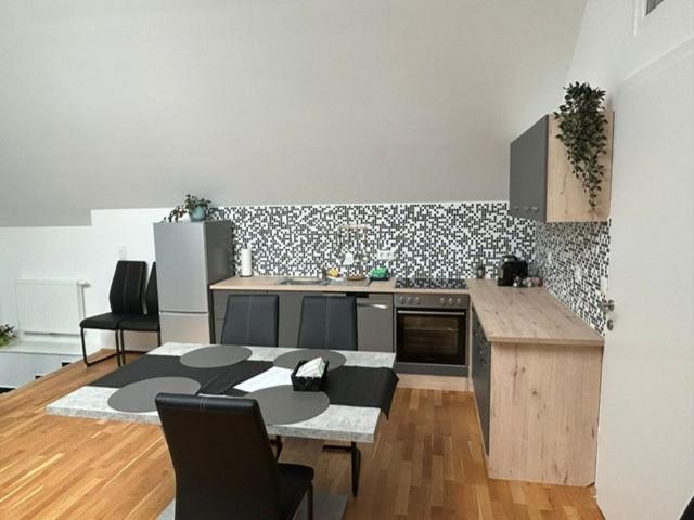 Paky Appartements 00323 Bruck an der Leitha Bagian luar foto
