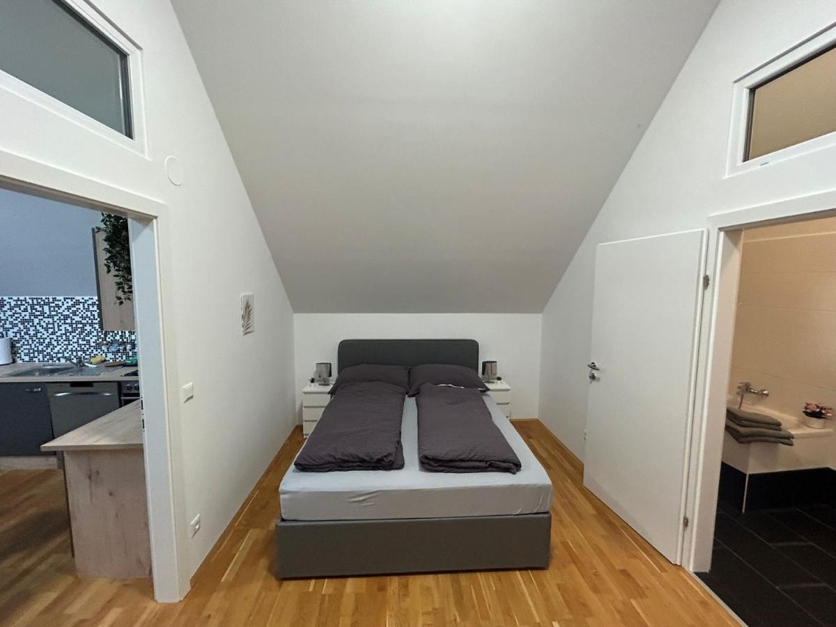 Paky Appartements 00323 Bruck an der Leitha Bagian luar foto