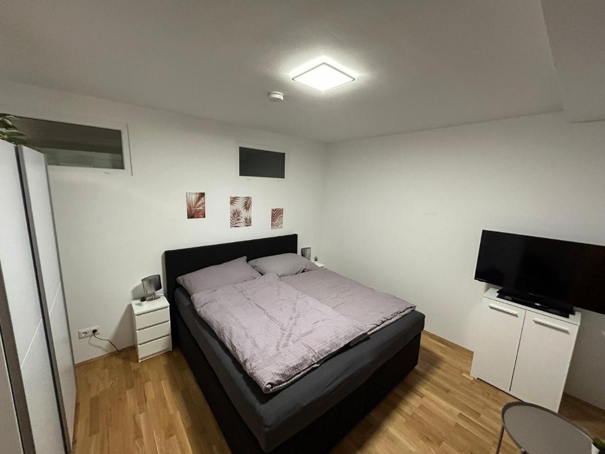 Paky Appartements 00323 Bruck an der Leitha Bagian luar foto