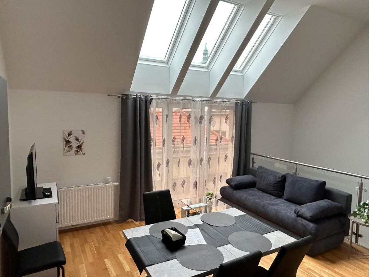 Paky Appartements 00323 Bruck an der Leitha Bagian luar foto