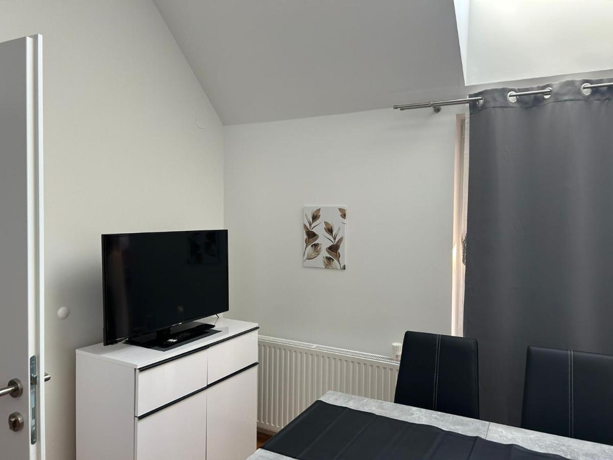 Paky Appartements 00323 Bruck an der Leitha Bagian luar foto